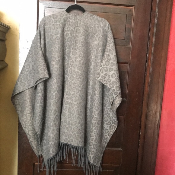 Woolrich animal print wrap - Picture 5 of 5